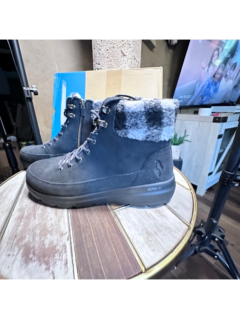 Skechers On-The-GO Glacial Ultra Timber Winter Boots Women 10 Black Gray NWB
